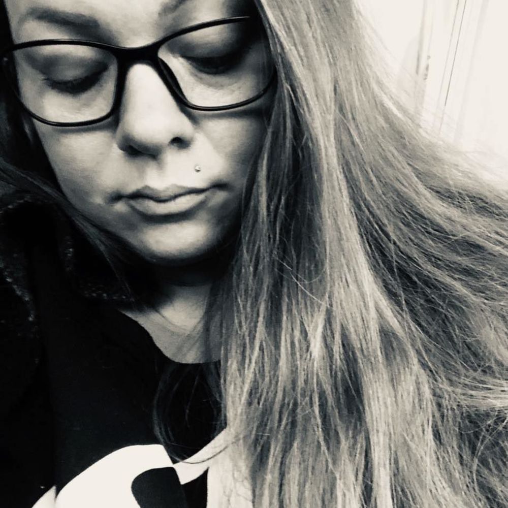 Meet your Posher, Alicia